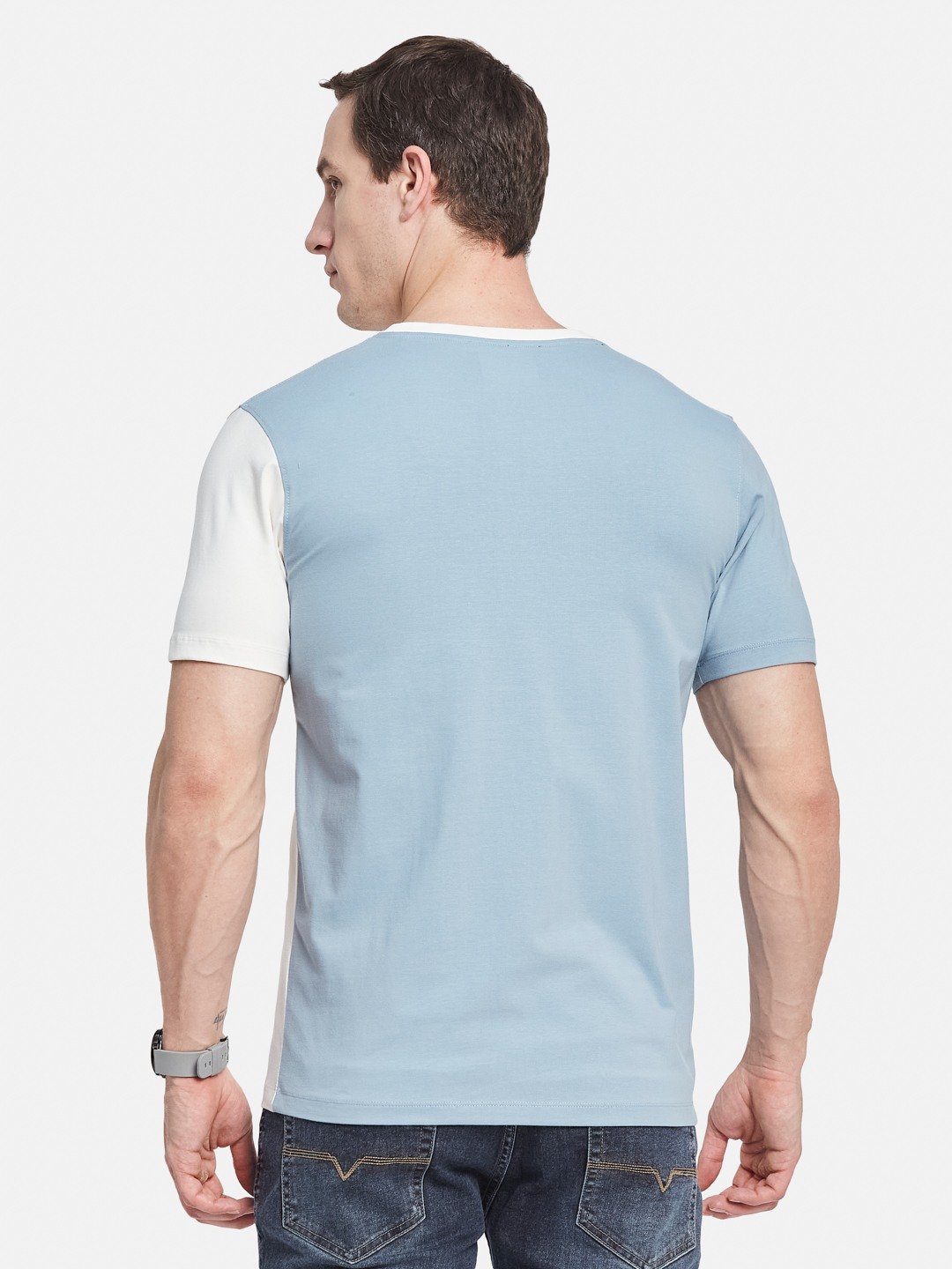 Octave Men Colourblocked T-shirt