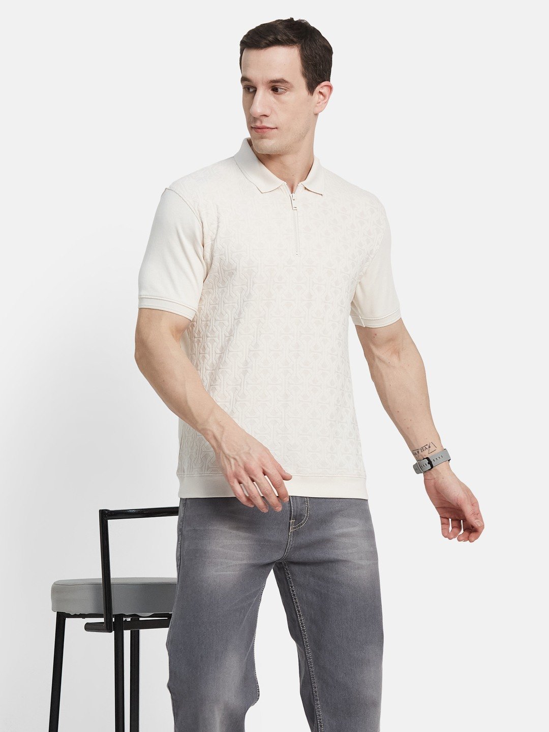GRAPHIC PRINTED HALF-ZIP T-SHIRT