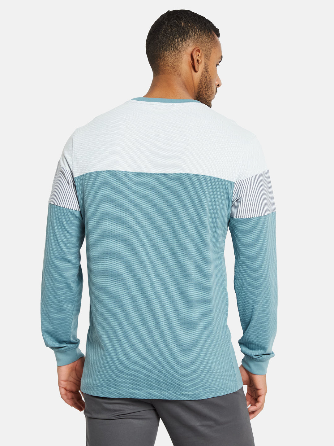 METTLE Men Colourblocked Applique T-shirt