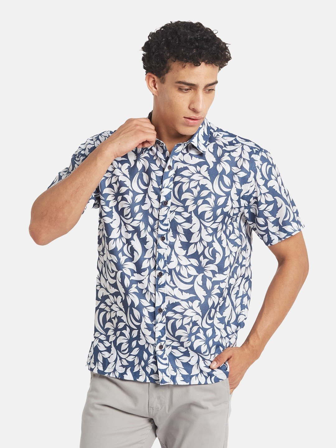 METTLE Men Floral Printed Spread Collar Cotton Casual Shirt