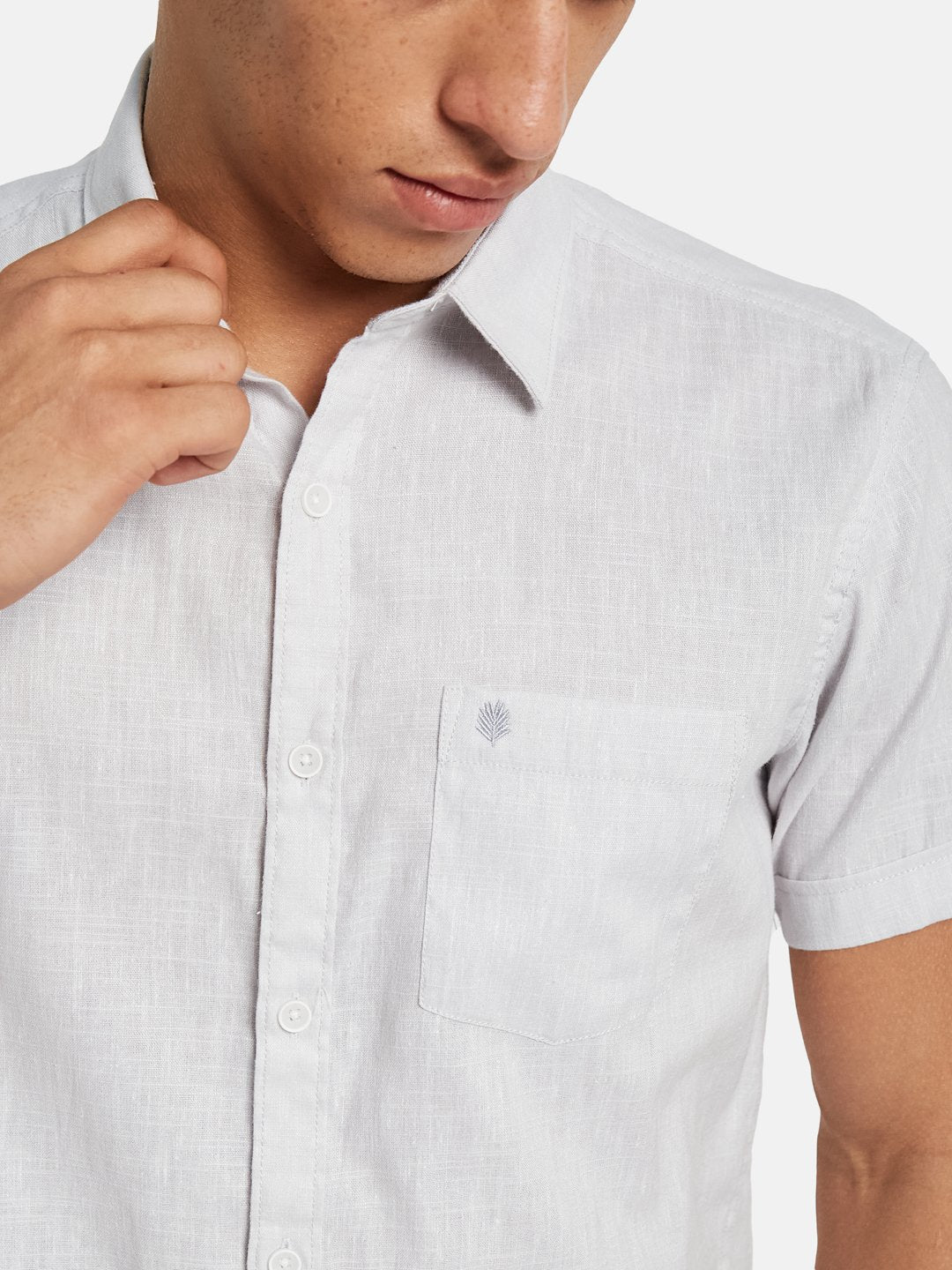 METTLE Men Solid Spread Collar Cotton Casual Shirt