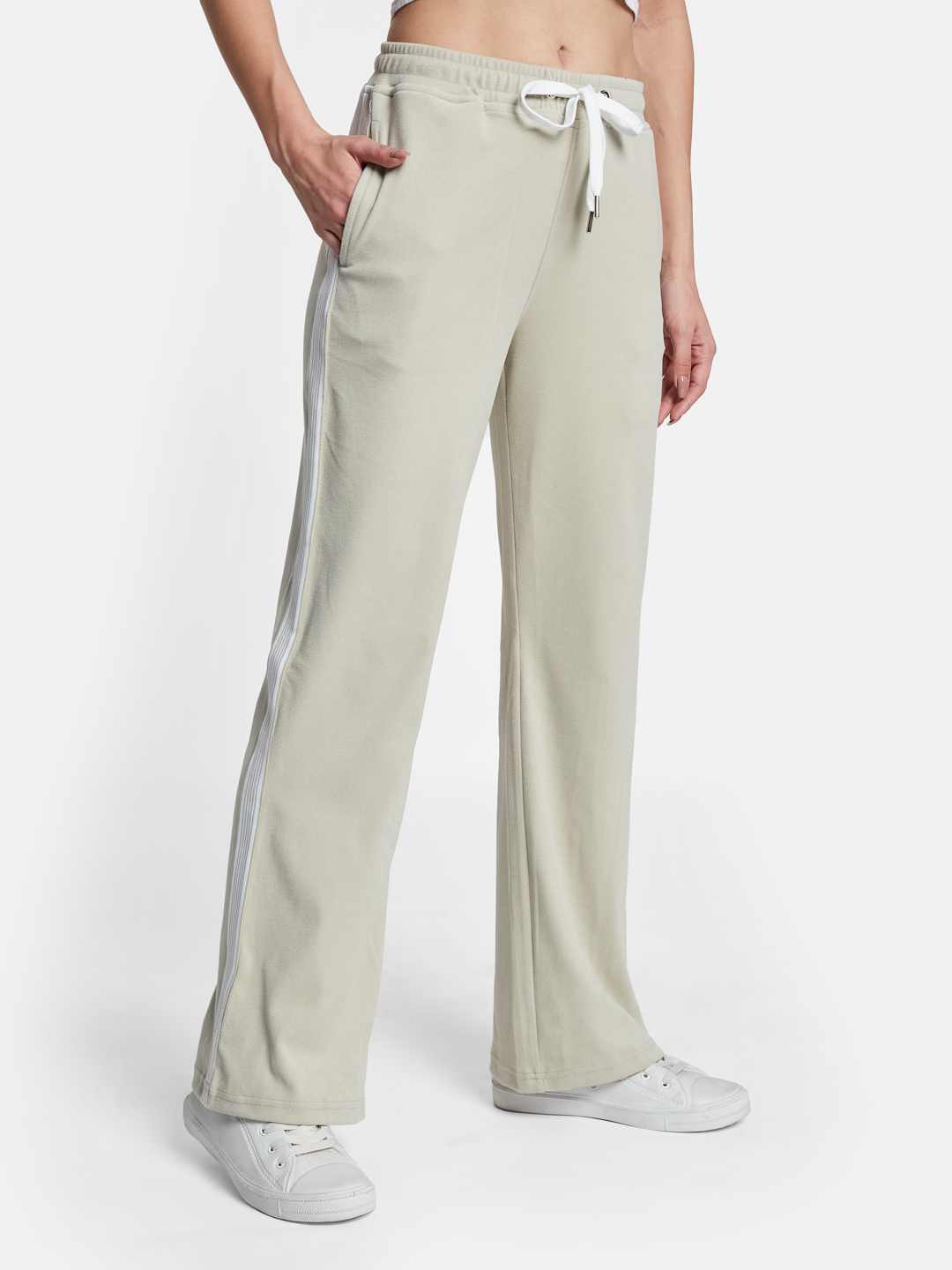 METTLE Women Mid Rise Track Pants