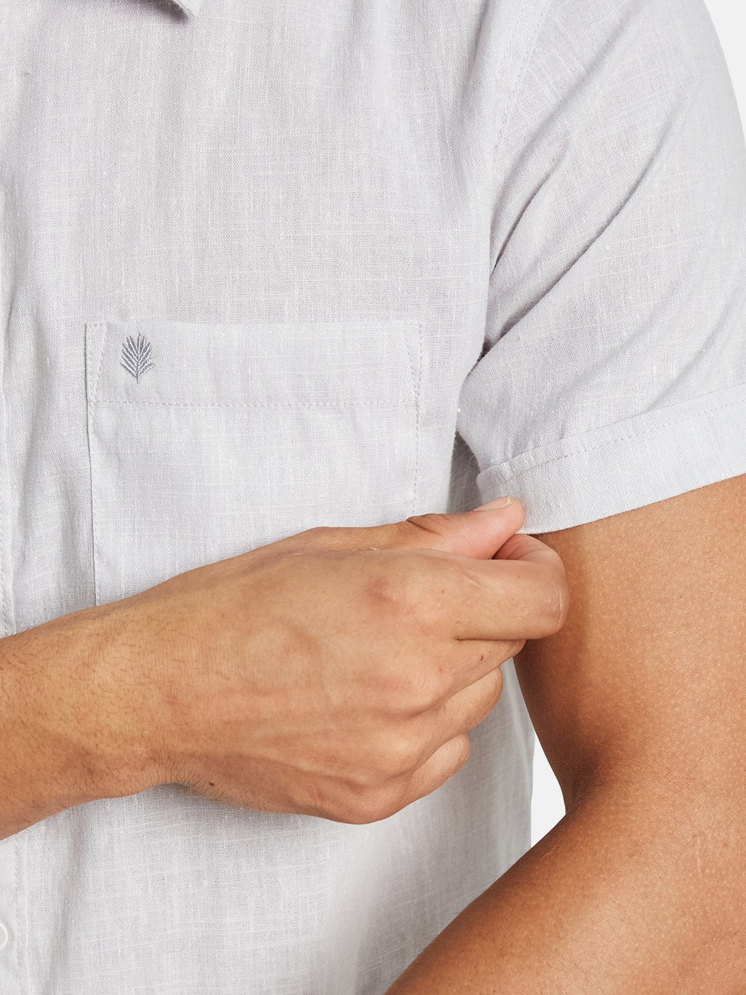 METTLE Men Solid Spread Collar Cotton Casual Shirt