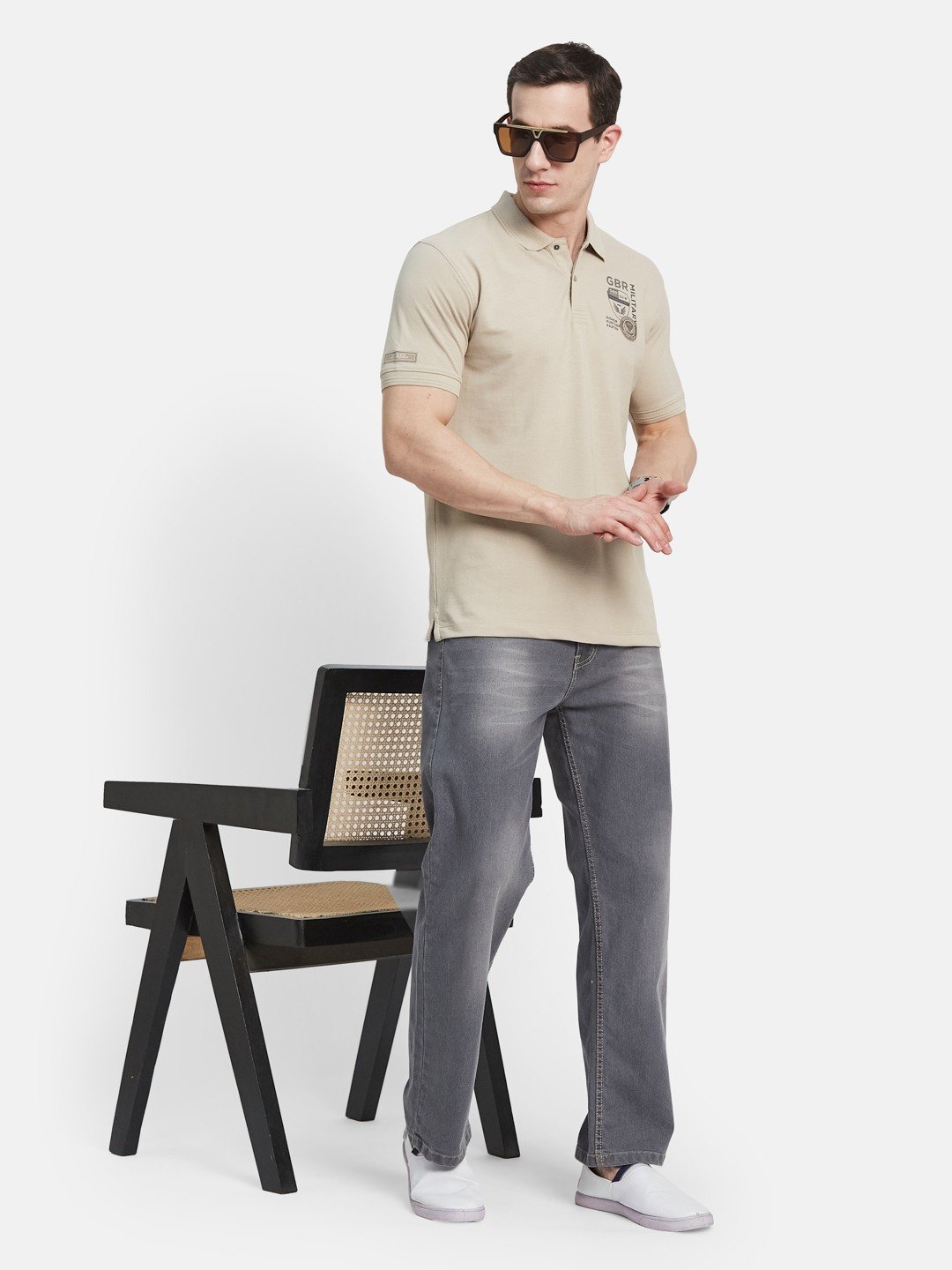 SOLID POLO NECK PIQUE MILLITARY APPLIQUED T-SHIRT