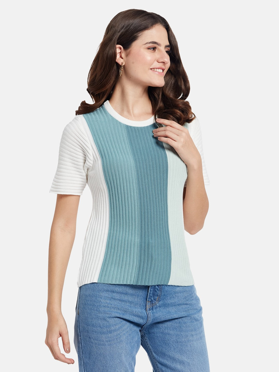 METTLE Women Colourblocked Pockets T-shirt