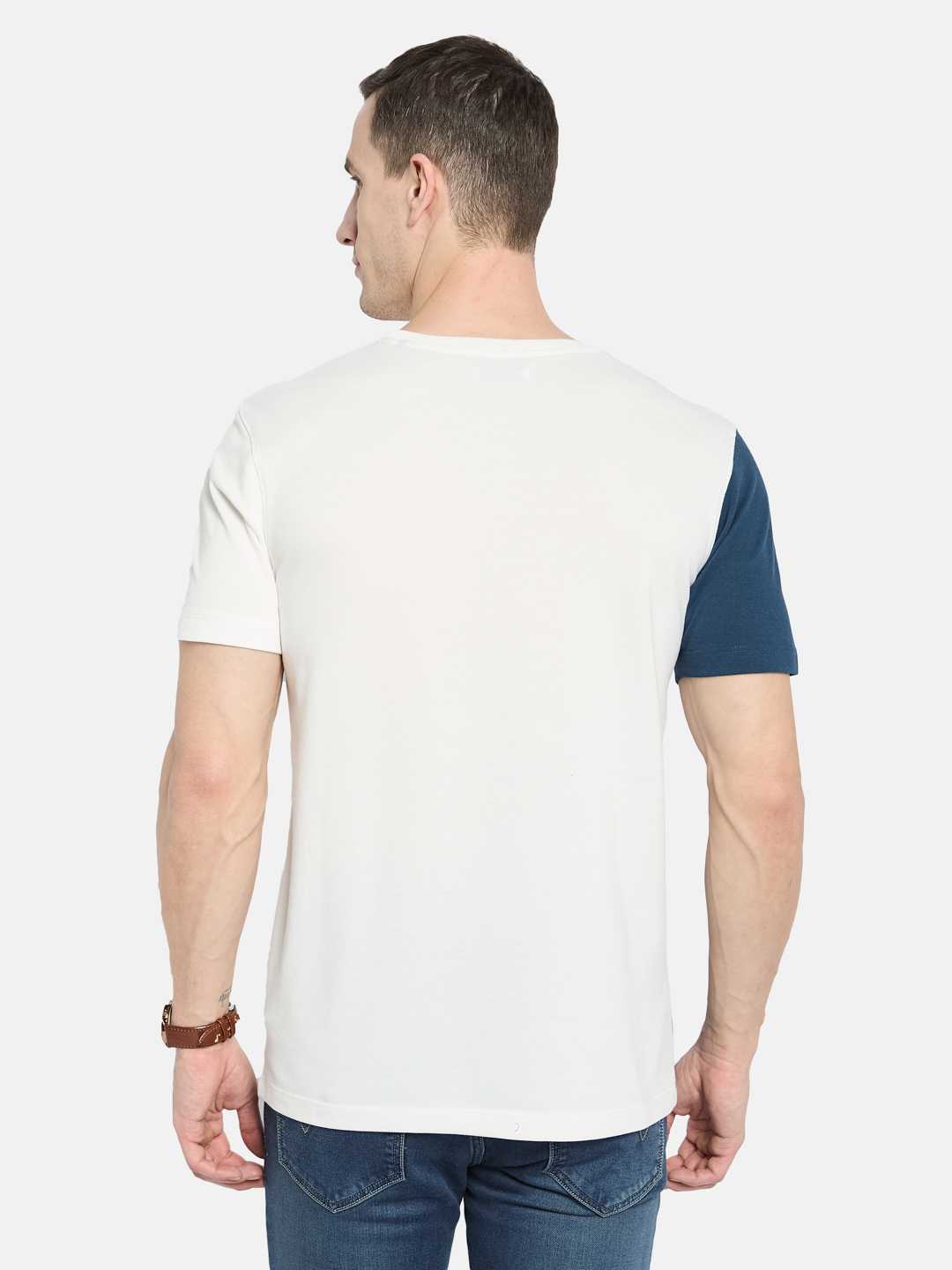Octave Men Colourblocked T-shirt