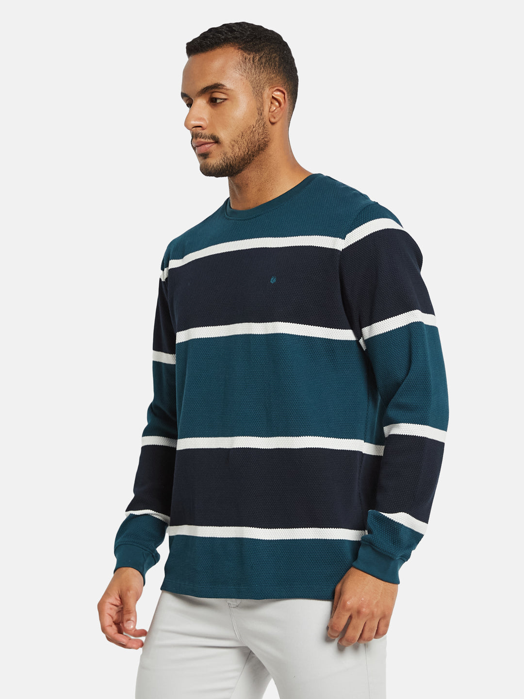METTLE Men Colourblocked T-shirt