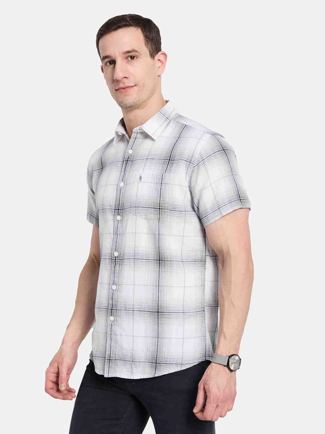 METTLE Men Opaque Checked Casual Shirt