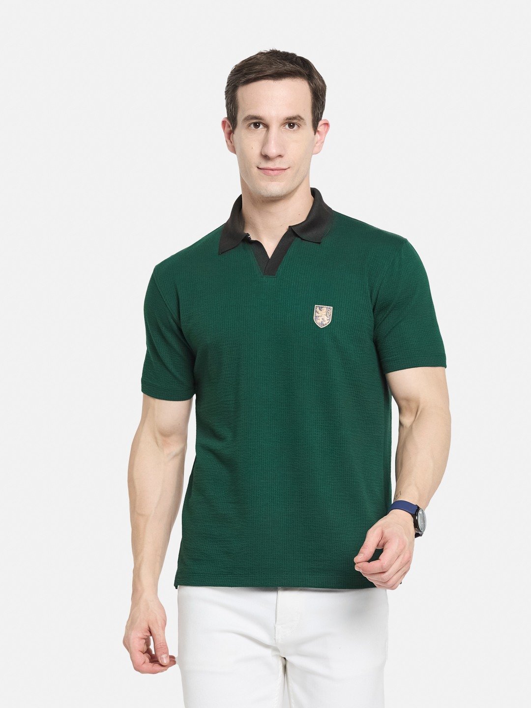 SOLID ROUND NECK SEER SUCKER T-SHIRT