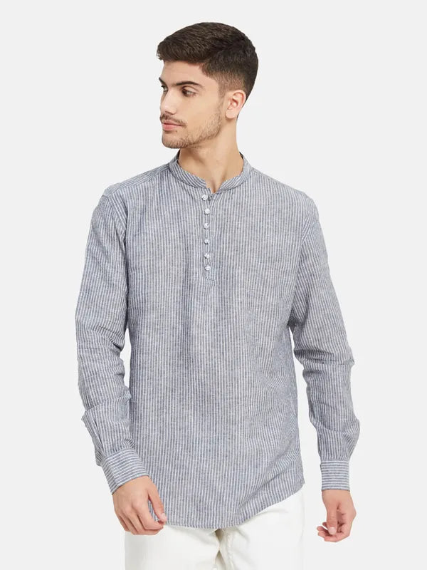 Vertical Stripes Mandarin Collar Kurta