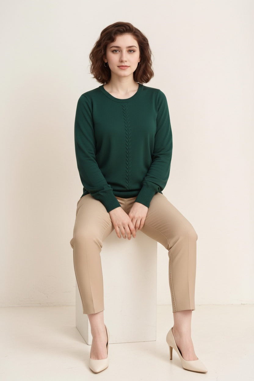 Women Cable Knit Solid Pullover Round Neck Sweater