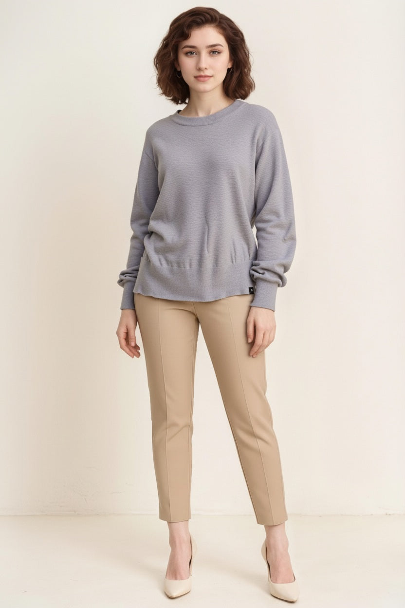 Women Solid Round Neck Pullover Sweater