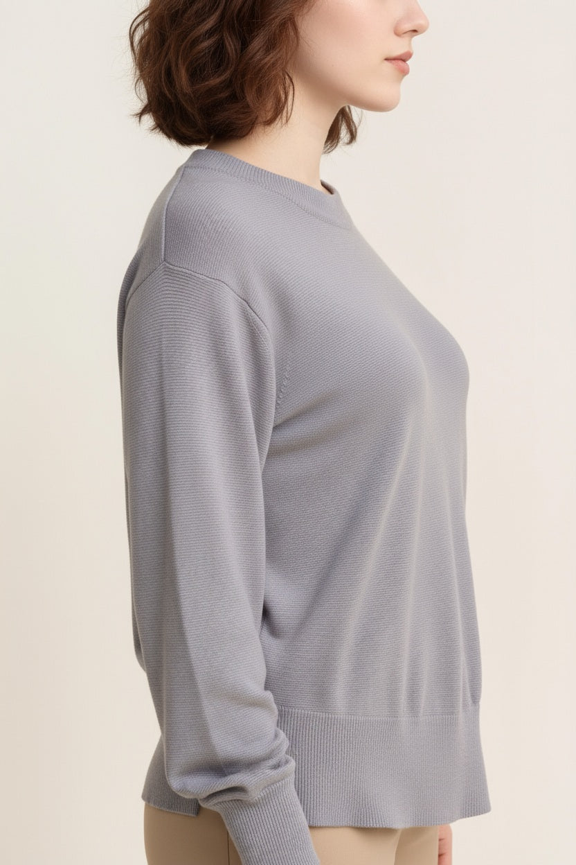 Women Solid Round Neck Pullover Sweater