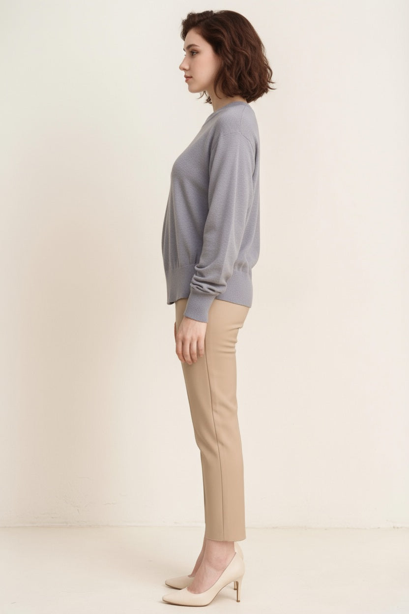 Women Solid Round Neck Pullover Sweater