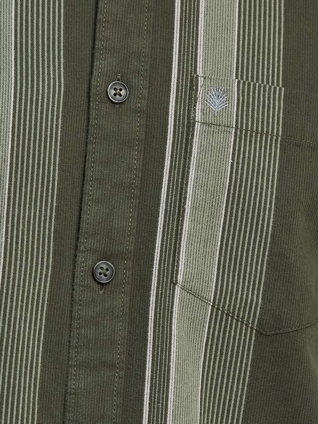 METTLE Men Spread Collar Vertical Striped Cotton Casual Shirt