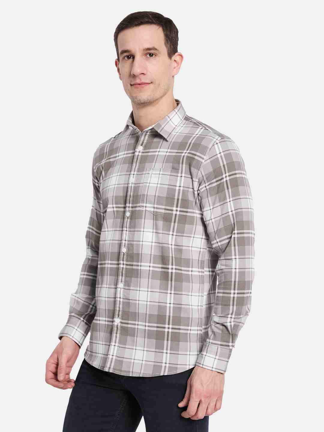 METTLE Men Opaque Checked Casual Shirt