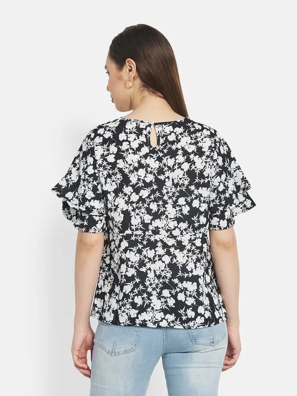 Women Black Tops