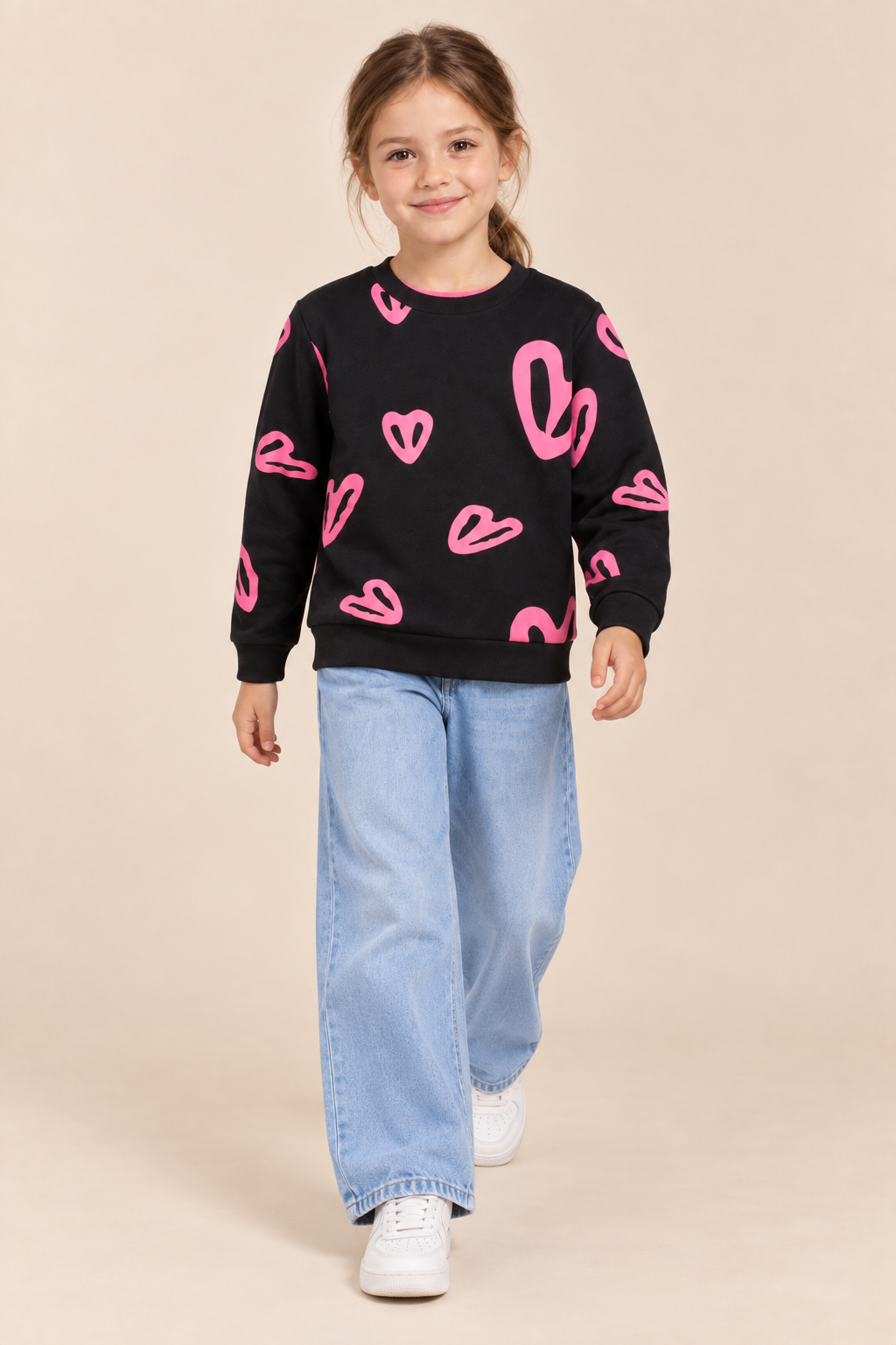Junior Girls Black Heart Print Brushed Cotton Fleece Sweatshirt – Regular Fit