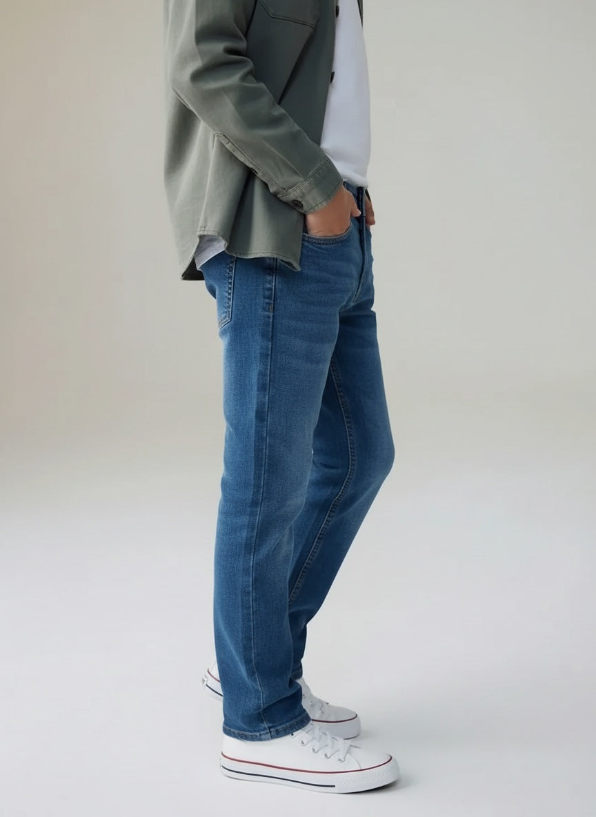Boys Straight Fit Mid-Rise Light Fade Stretchable Jeans