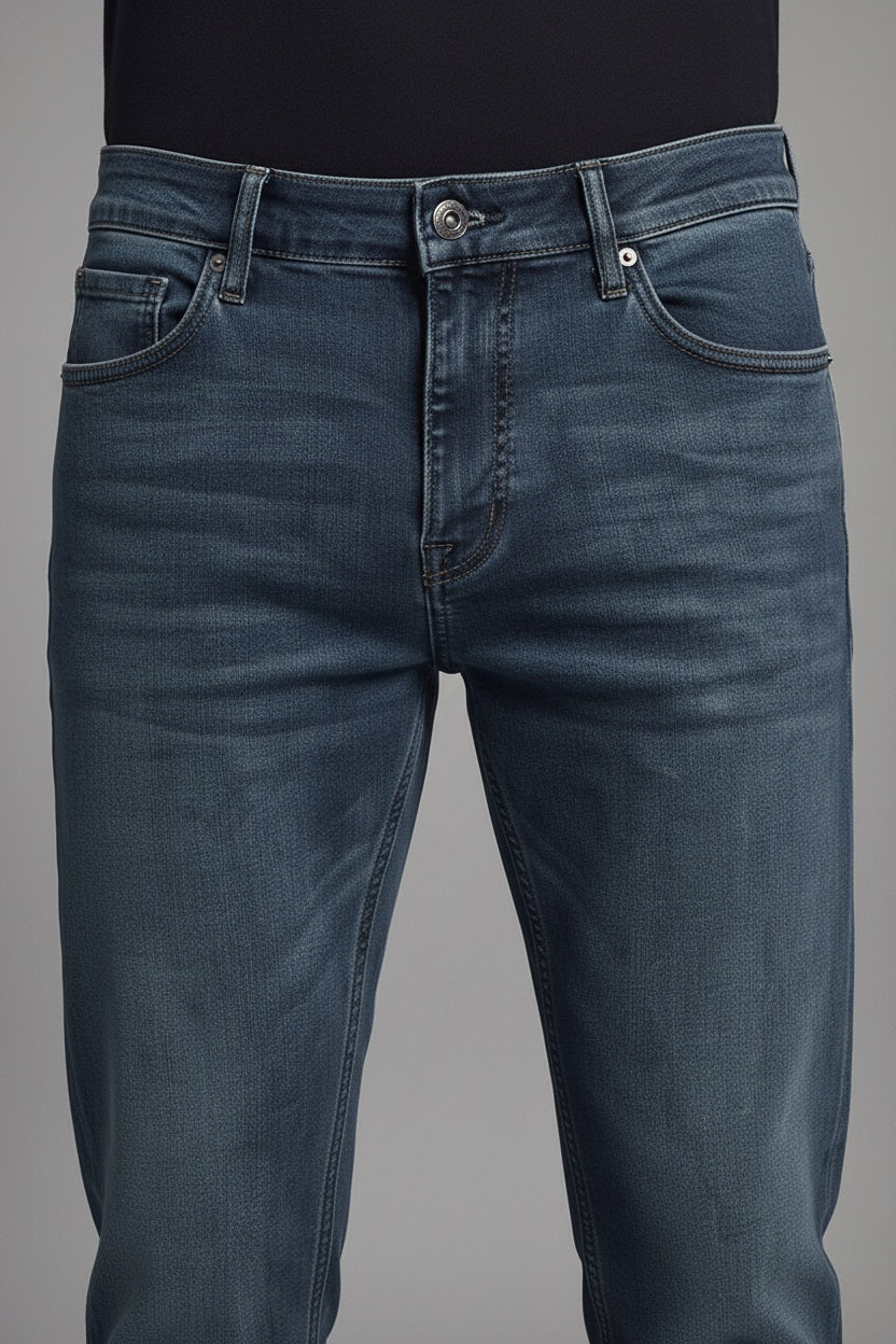 Men Straight Fit Mid-Rise Light Fade Stretchable Jeans