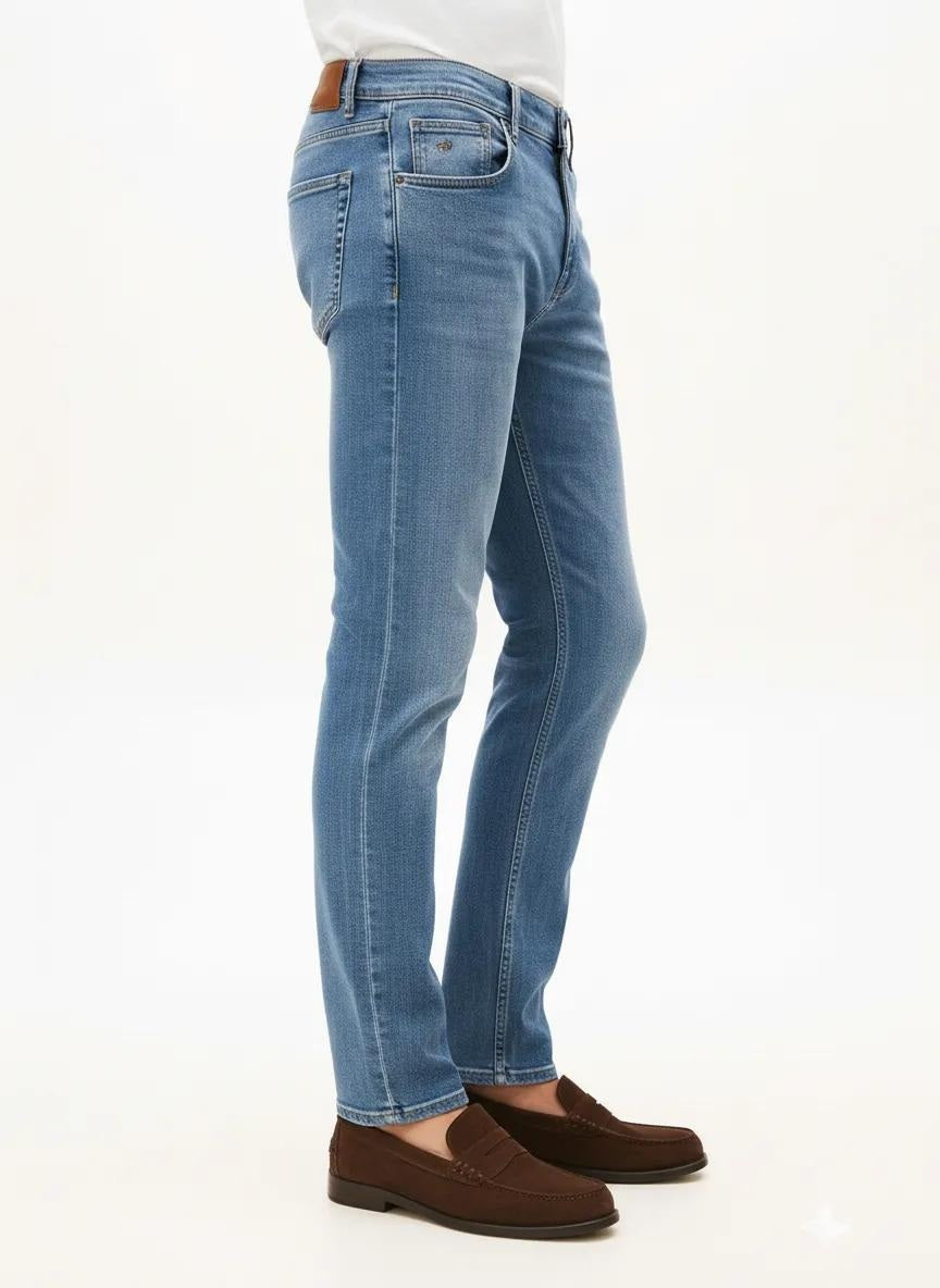 Men Straight Fit Mid-Rise Low Distress Light Fade Stretchable Jeans
