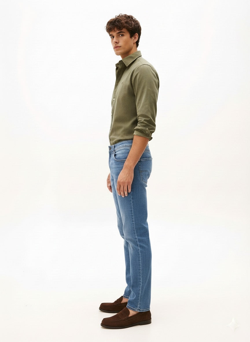 Men Straight Fit Mid-Rise Low Distress Light Fade Stretchable Jeans