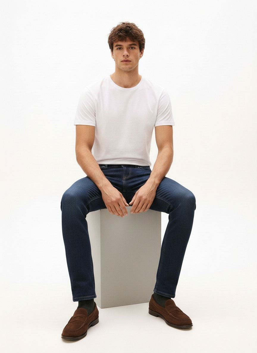 Men Straight Fit Mid-Rise Light Fade Stretchable Jeans