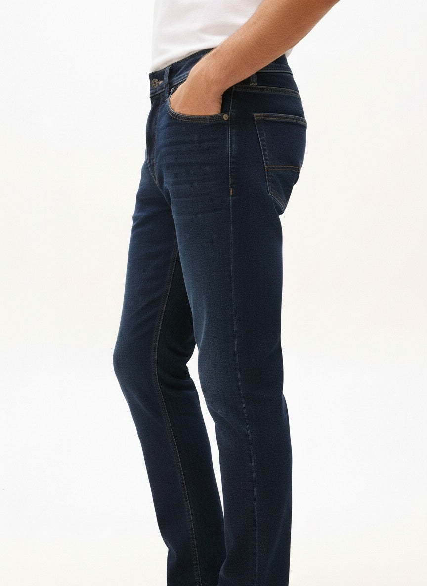 Men Straight Fit Mid-Rise Light Fade Stretchable Jeans