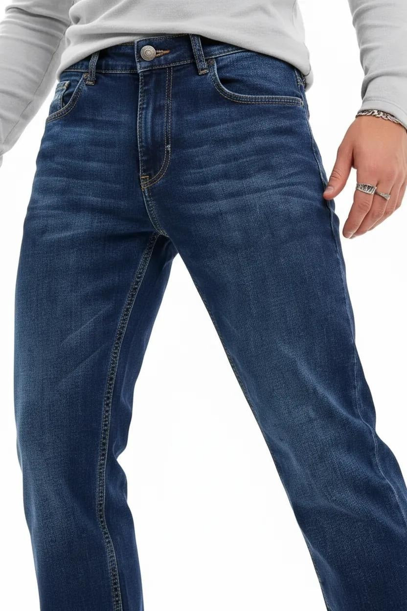 Men Straight Fit Mid-Rise Light Fade Stretchable Jeans