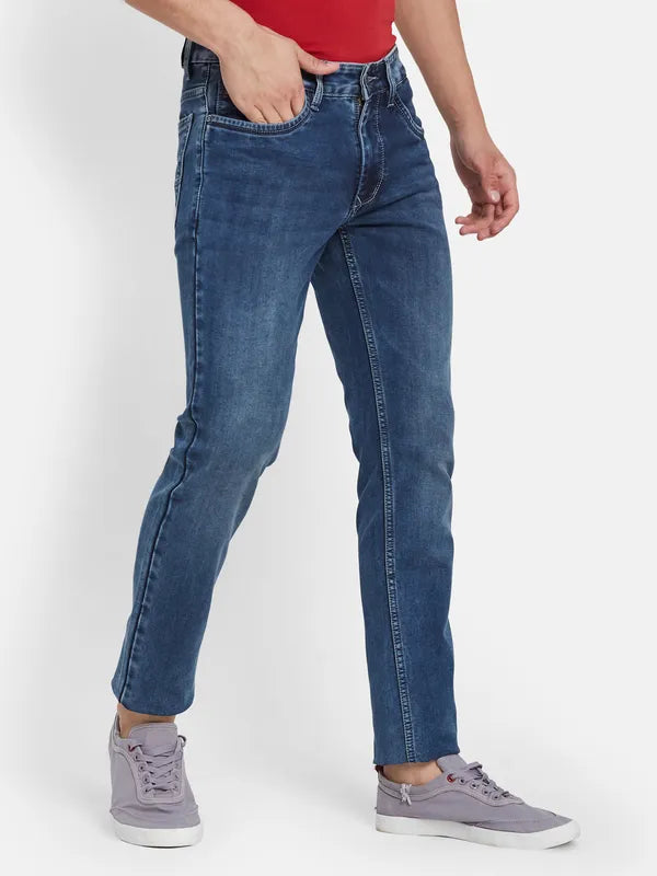 Light Washed Relaxed Fit Jeans