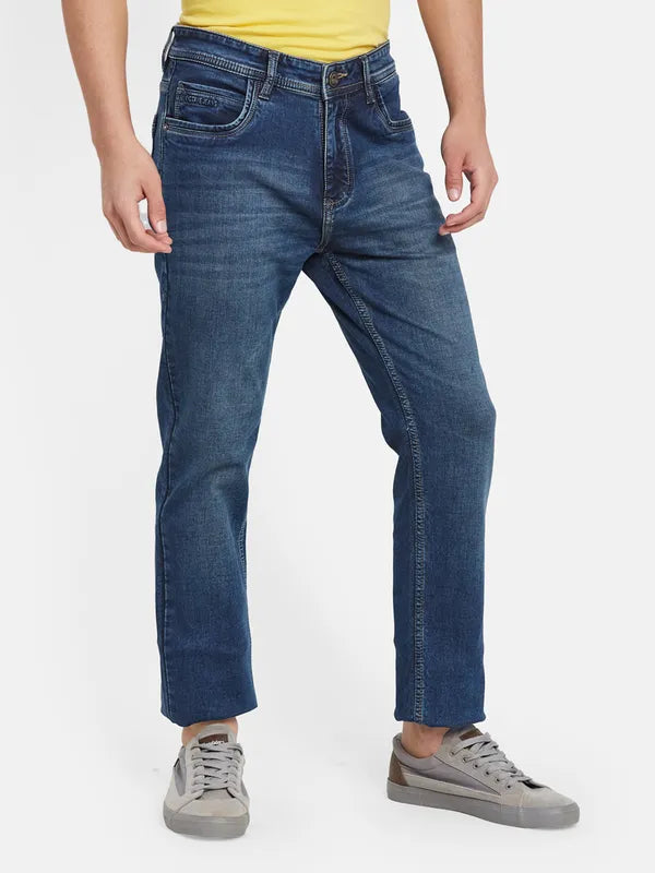 Light Washed Relaxed Fit Jeans