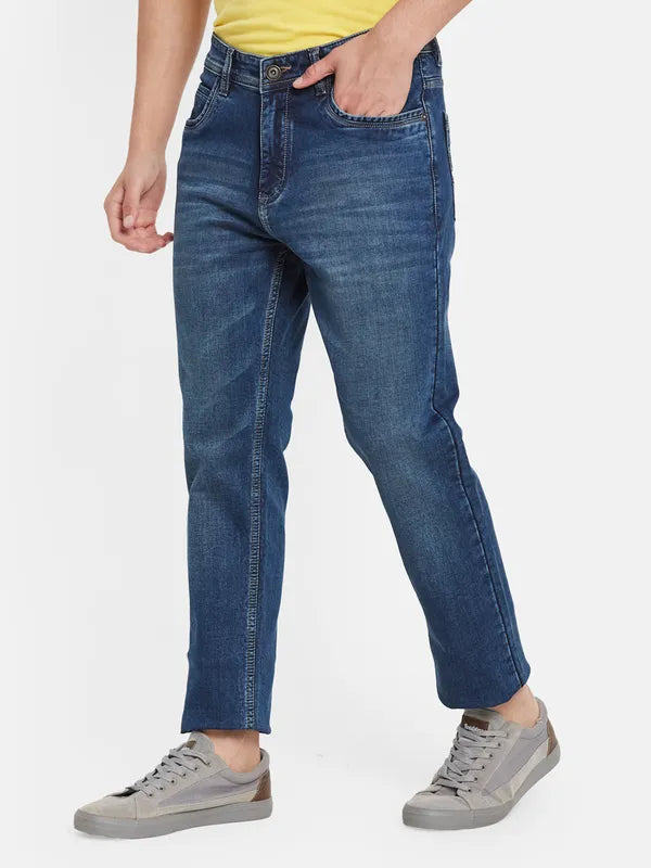 Light Washed Relaxed Fit Jeans