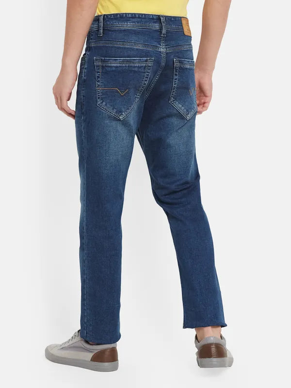 Light Washed Relaxed Fit Jeans