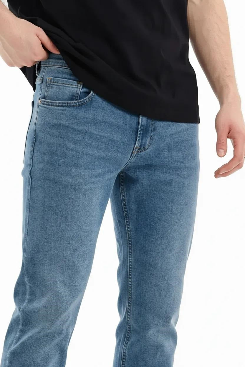 Men Regular Fit Mid-Rise Light Fade Stretchable Jeans