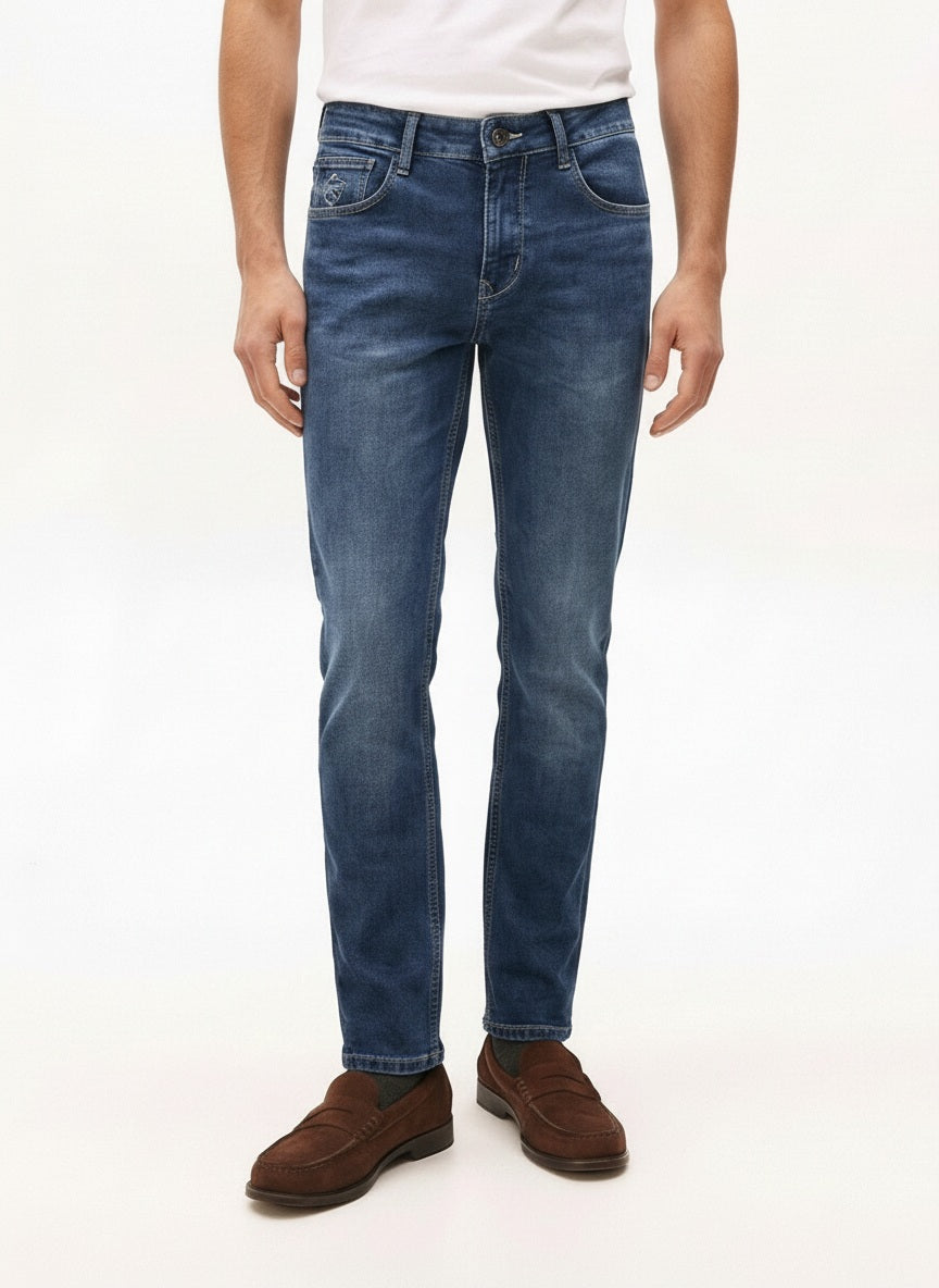 Men Slim Fit Mid-Rise Light Fade Stretchable Jeans