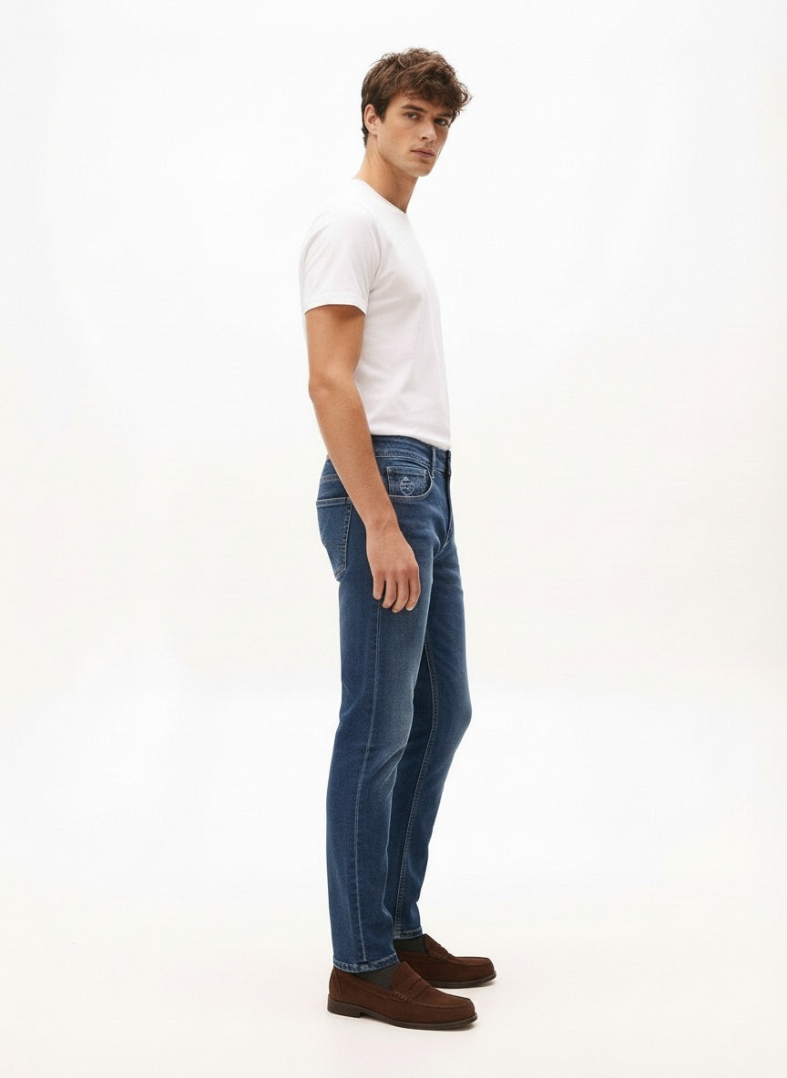 Men Slim Fit Mid-Rise Light Fade Stretchable Jeans