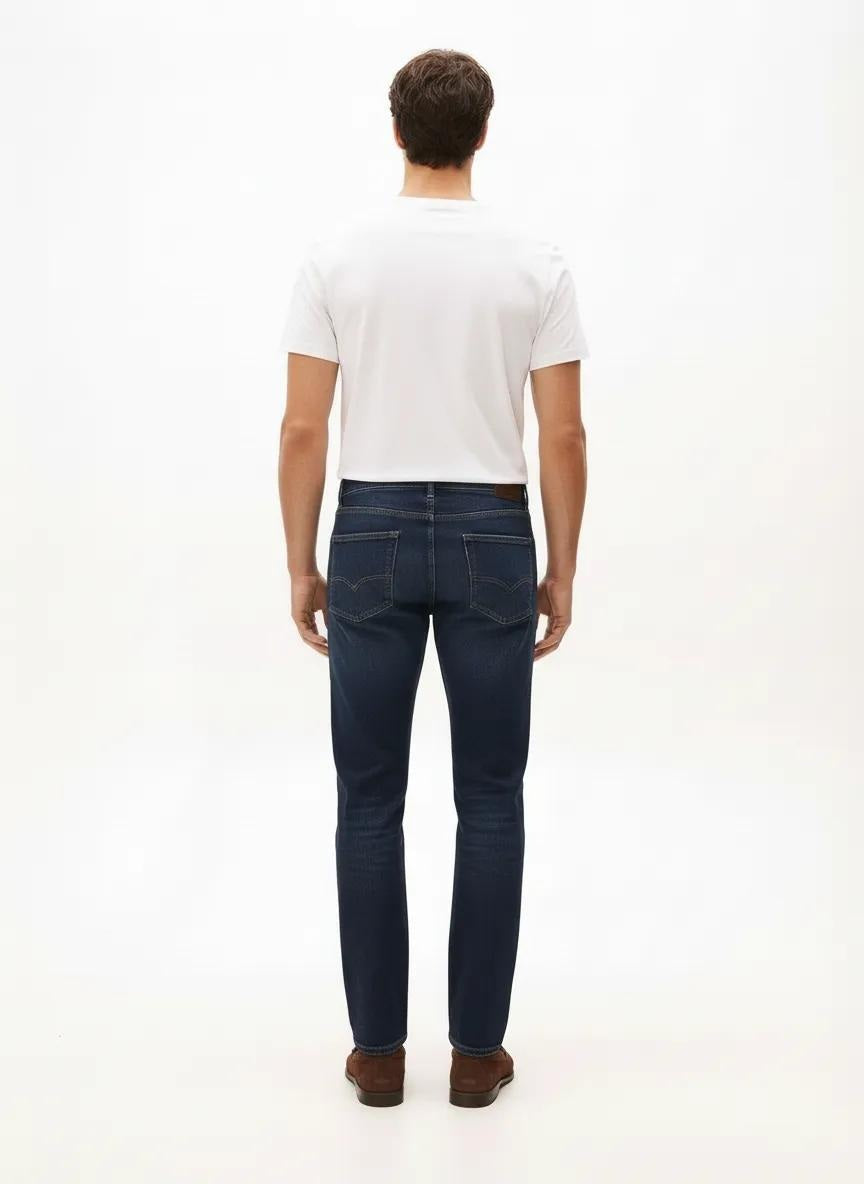 Men Slim Fit Mid-Rise Light Fade Stretchable Jeans