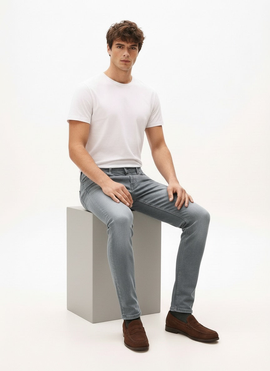 Men Slim Fit Mid-Rise Light Fade Stretchable Jeans