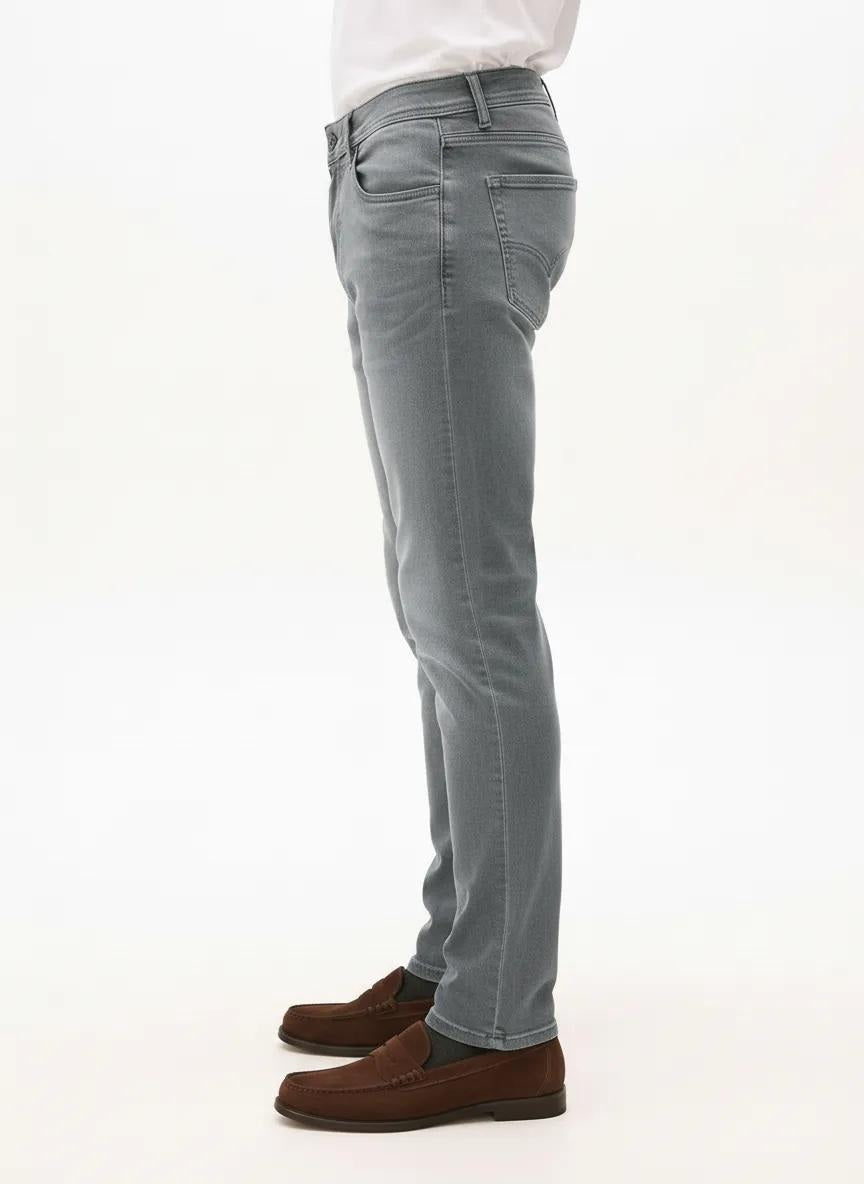 Men Slim Fit Mid-Rise Light Fade Stretchable Jeans