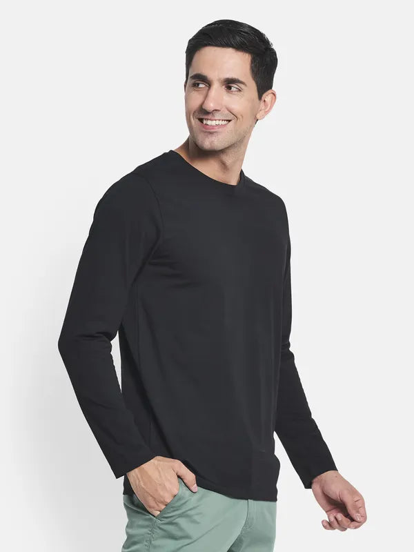 Men Black Solid Raw Edge T-Shirt