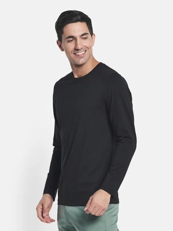 Men Black Solid Raw Edge T-Shirt