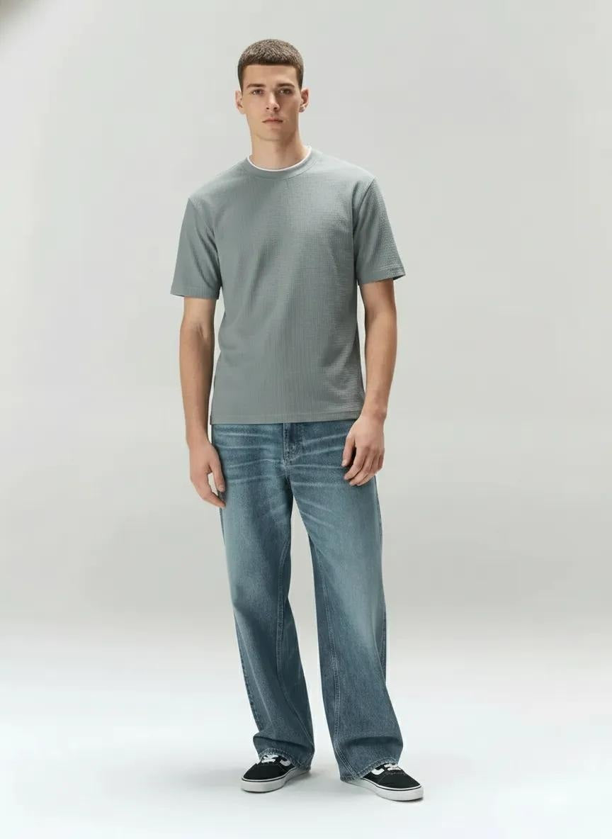 Men Solid Round Neck T-shirt