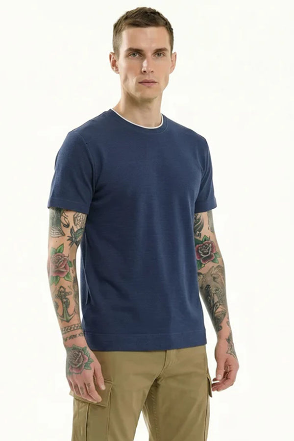 Men Solid Round Neck T-shirt