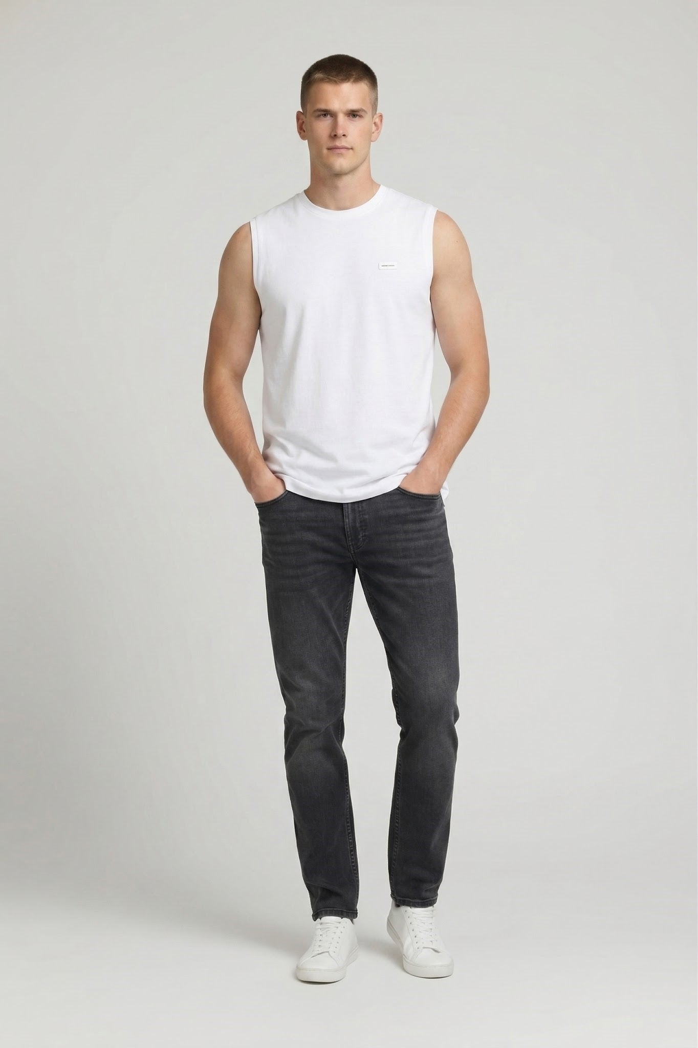 Men Solid Round Neck T-shirt