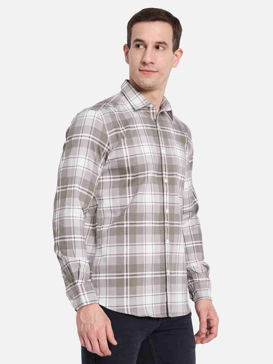 METTLE Men Opaque Checked Casual Shirt