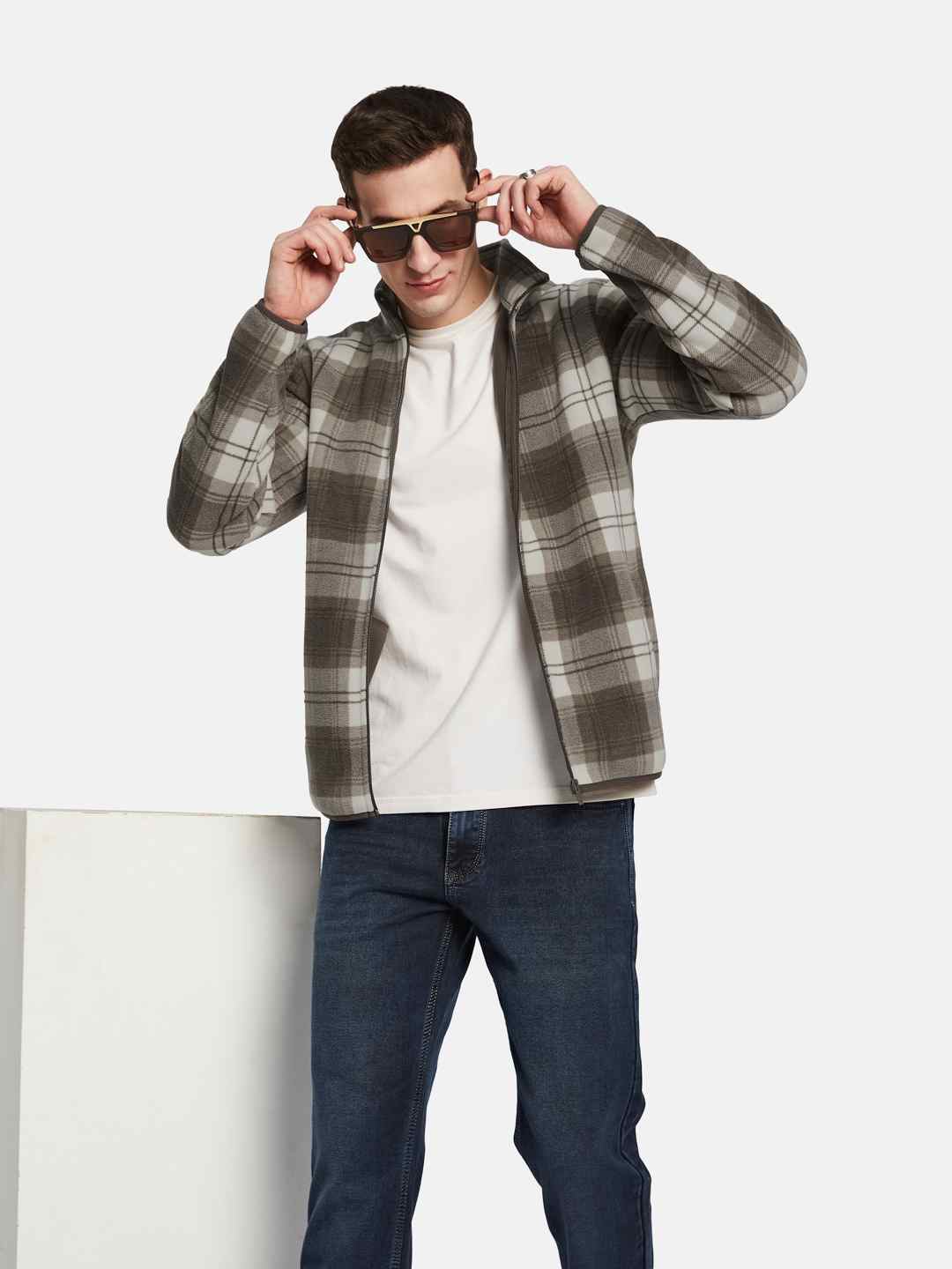 Octave Men Checked Sweatshirt