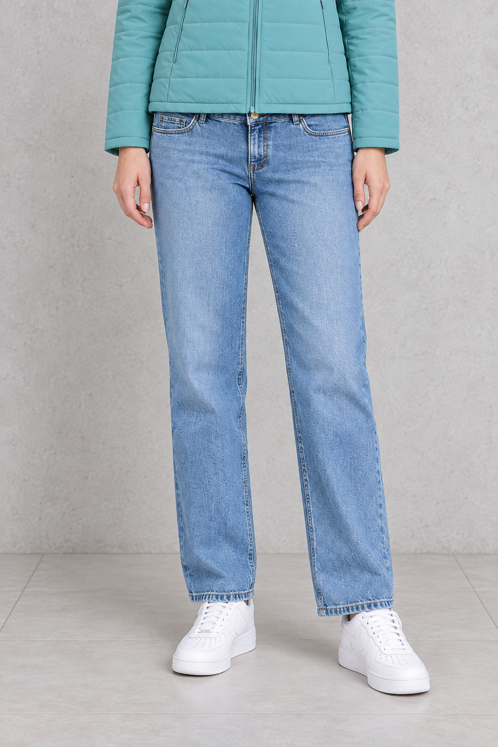 Women’s Cloud Blue Denim Straight Fit Jeans – Classic Full-Length Casual Jeans