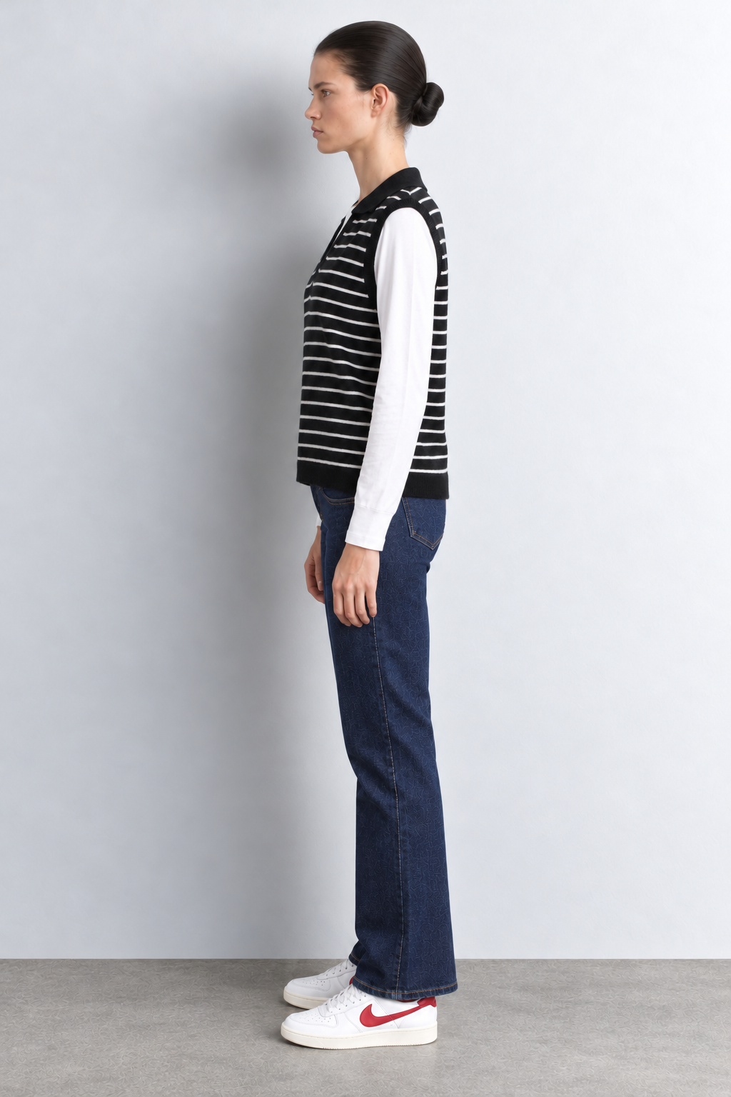 Women’s Midnight Blue High-Rise Bootcut Denim Jeans with Five Pockets