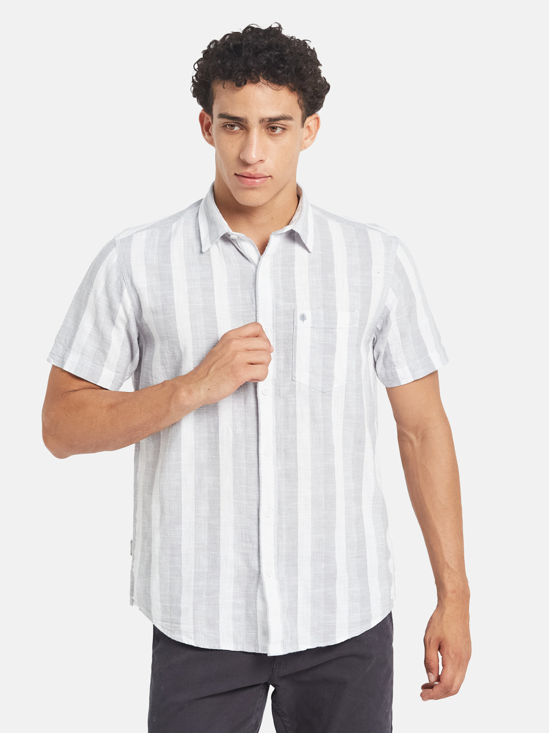 METTLE Men Vertical Striped Spread Collar Cotton Casual Shirt