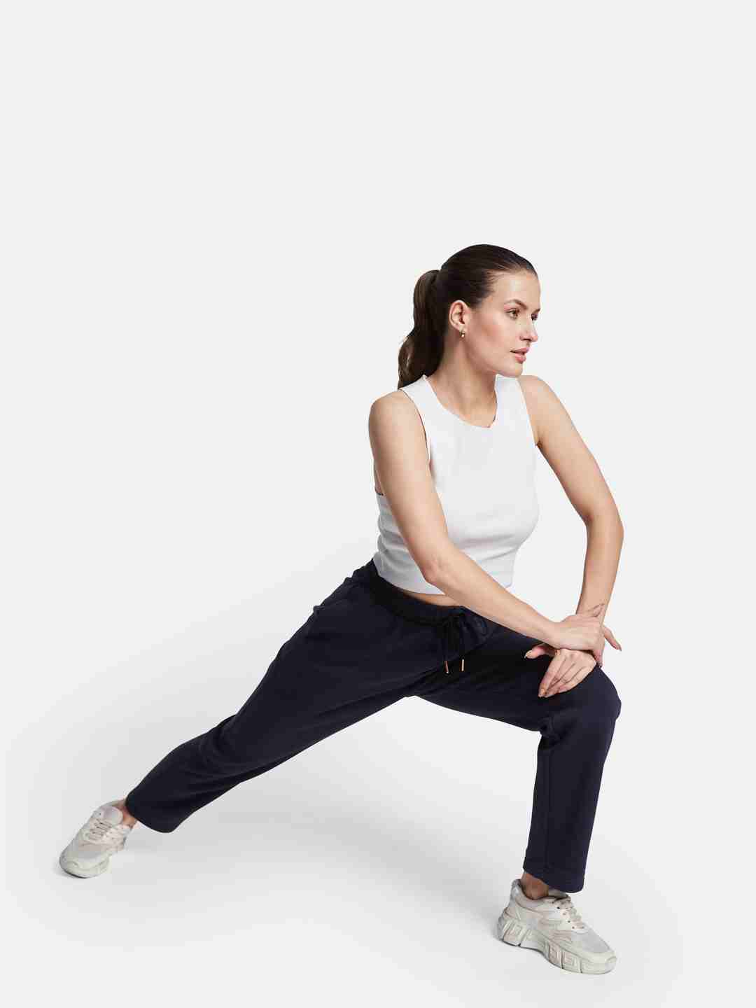 METTLE Women Regular Fit Mid Rise Fleece Track Pants